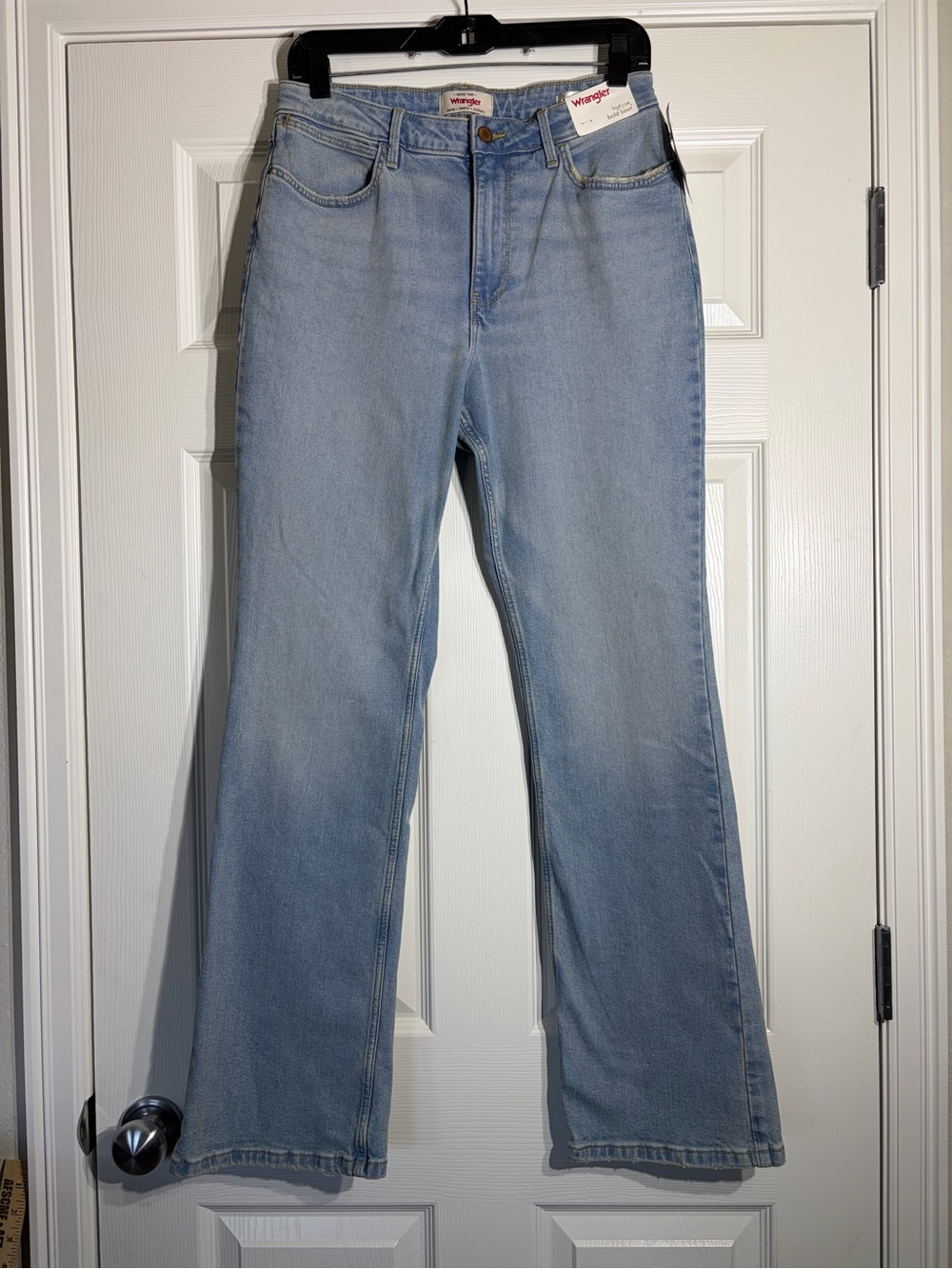NWT Wrangler High Rise Boot Cut Jeans 10/30x32